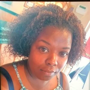 Meet your Posher, Angie